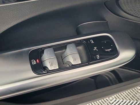 Used 2023 Mercedes-Benz C 300 Sedan image 19