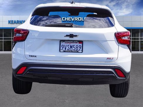 Used 2026 Chevrolet Trax RS w/ Sunroof Package FWD image 5