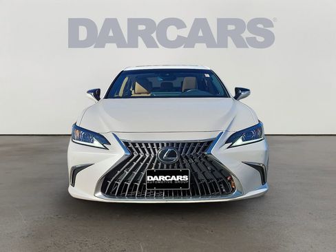 Used 2023 Lexus ES 250 w/ Premium Package image 2