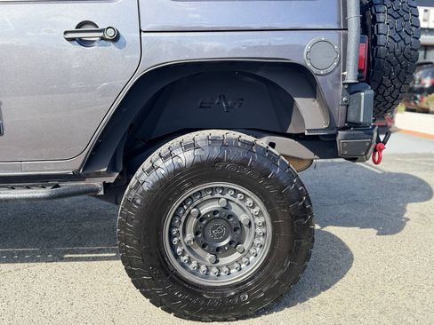 Used 2016 Jeep Wrangler Unlimited Rubicon AWD/4WD image 23
