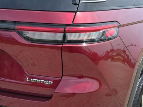 Certified 2023 Jeep Grand Cherokee Limited w/ Luxury Tech Group II AWD/4WD image 11