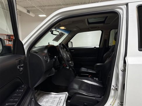 Used 2015 Jeep Patriot High Altitude image 17