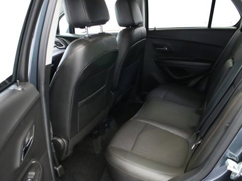 Used 2021 Chevrolet Trax LT w/ Driver Confidence Package AWD/4WD image 24