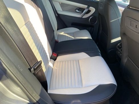 Used 2025 Land Rover Discovery Sport Dynamic SE image 33