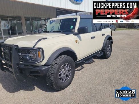 Used 2025 Ford Bronco Badlands image 2