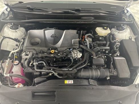 Used 2025 Toyota Camry SE FWD image 8