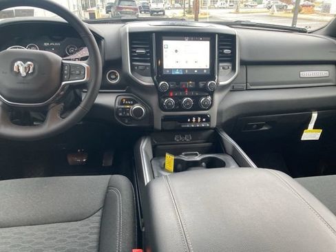 Used 2025 RAM 1500 Big Horn AWD/4WD image 17