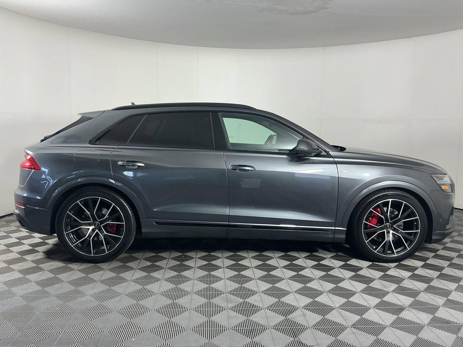 Used 2023 Audi Q8 Prestige AWD/4WD image 9