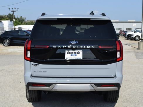 New 2025 Ford Expedition Platinum w/ Driver's Package image 5