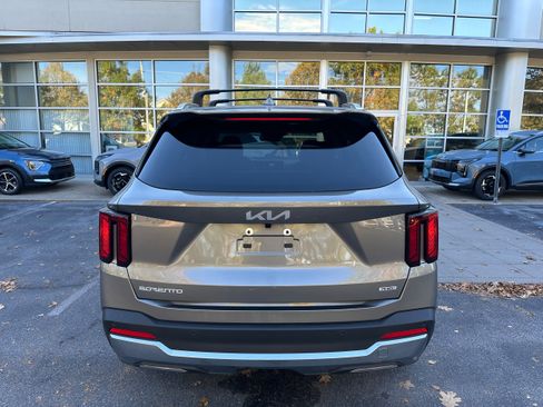 New 2026 Kia Sorento EX w/ EX Premium Package AWD/4WD image 6