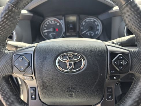 Used 2023 Toyota Tacoma TRD Sport image 22
