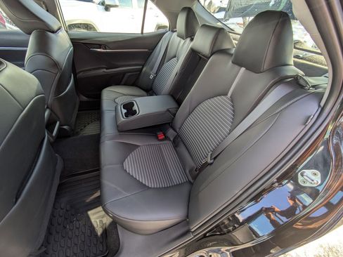 Used 2023 Toyota Camry SE image 16