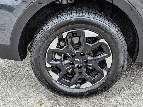 Used 2024 Kia Sorento S image 7