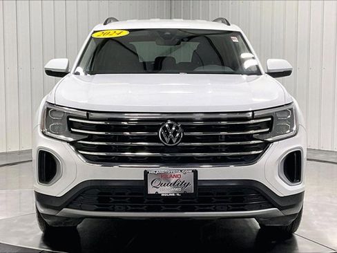 Used 2024 Volkswagen Atlas SE image 2