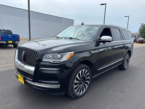 Used 2023 Lincoln Navigator L Black Label AWD/4WD image 3
