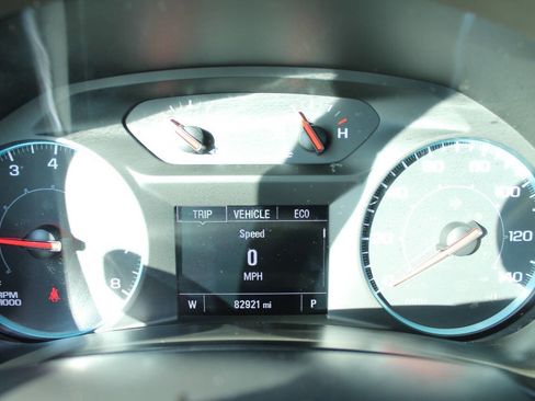 Used 2020 Chevrolet Equinox LS image 47