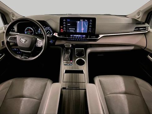 Used 2021 Toyota Sienna Limited FWD image 14