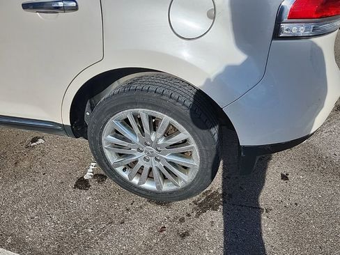 Used 2013 Lincoln MKX Base image 8