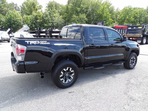 Used 2022 Toyota Tacoma TRD Off-Road w/ Technology Package RWD image 8