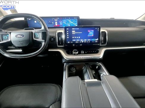 Used 2025 Ford Expedition Platinum AWD/4WD image 11