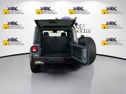 Used 2024 Jeep Wrangler Willys image 25