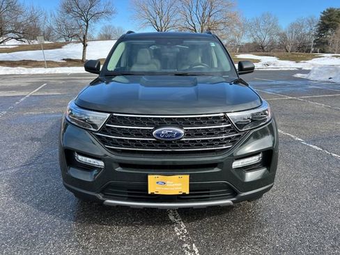 Certified 2022 Ford Explorer XLT w/ Equipment Group 202A image 3
