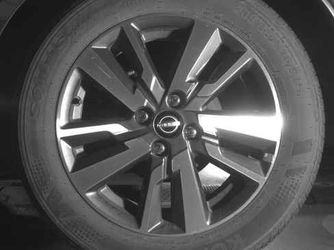 Used 2025 Nissan Versa SV image 14