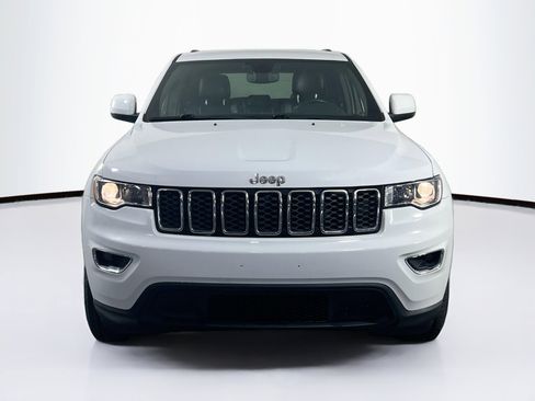 Used 2022 Jeep Grand Cherokee Laredo X image 2