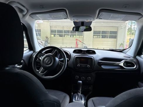Used 2019 Jeep Renegade Sport w/ Sport Appearance Group FWD image 11