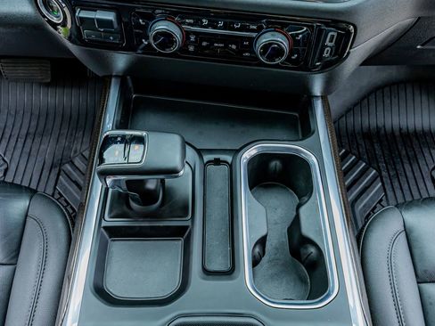 Used 2024 Chevrolet Silverado 1500 LT Trail Boss w/ LT Trail Boss Premium Package AWD/4WD image 28