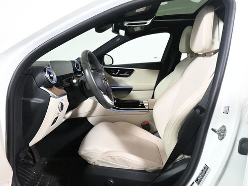Used 2022 Mercedes-Benz C 300 4MATIC Sedan image 3