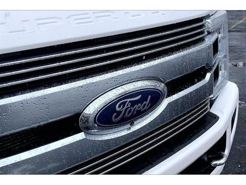 Used 2019 Ford F350 Limited image 31