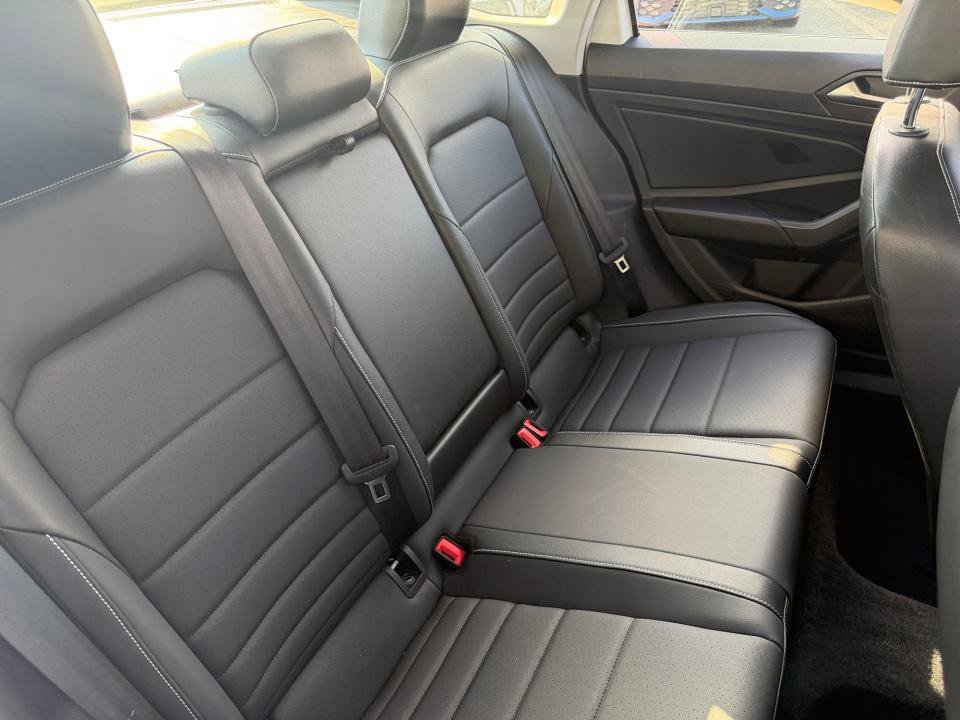 Certified 2022 Volkswagen Jetta SE FWD image 29