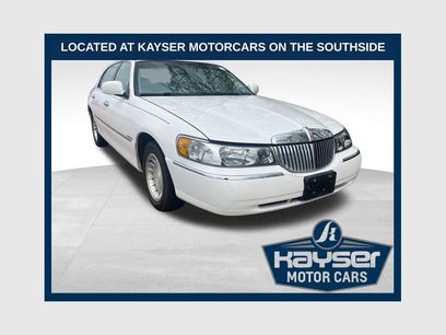 Used 2000 Lincoln Town Car Executive