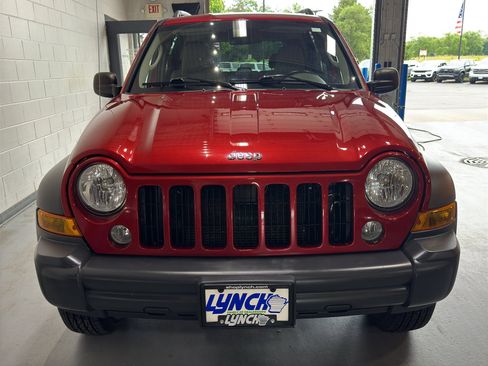 Used 2007 Jeep Liberty Sport AWD/4WD image 8