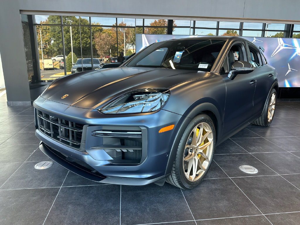 Used 2024 Porsche Cayenne Turbo GT AWD/4WD image 3