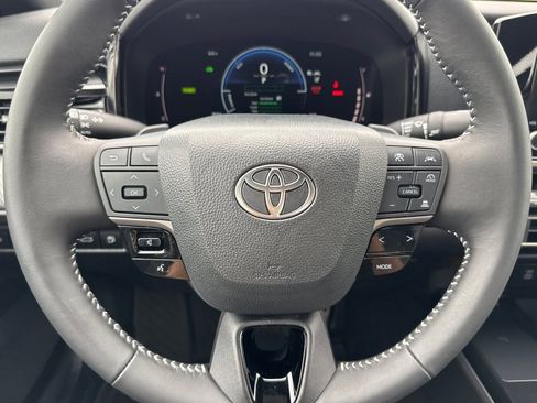 Certified 2025 Toyota Camry SE w/ Convenience Package image 15