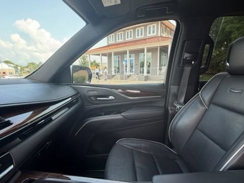 Used 2023 Cadillac Escalade ESV Premium Luxury AWD/4WD image 15
