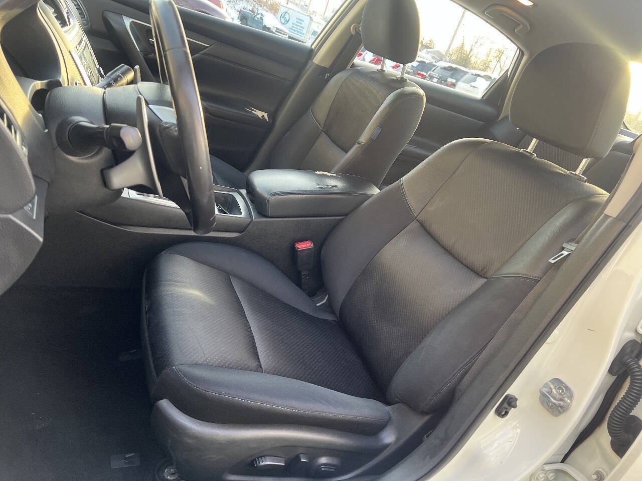 Used 2016 Nissan Altima 2.5 SR FWD image 10