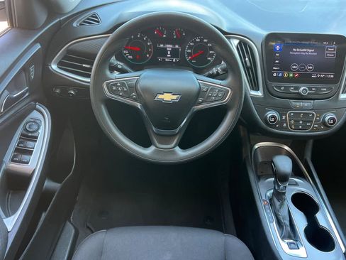 Used 2023 Chevrolet Malibu LT FWD image 16