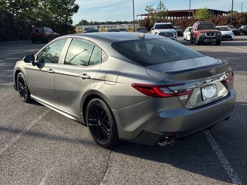 Used 2026 Toyota Camry SE FWD image 4