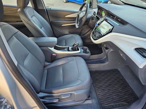 Used 2020 Chevrolet Bolt Premier w/ Infotainment Package FWD image 13