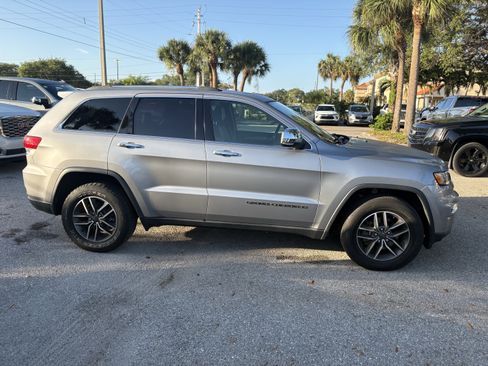 Used 2020 Jeep Grand Cherokee Limited w/ Luxury Group II RWD image 8