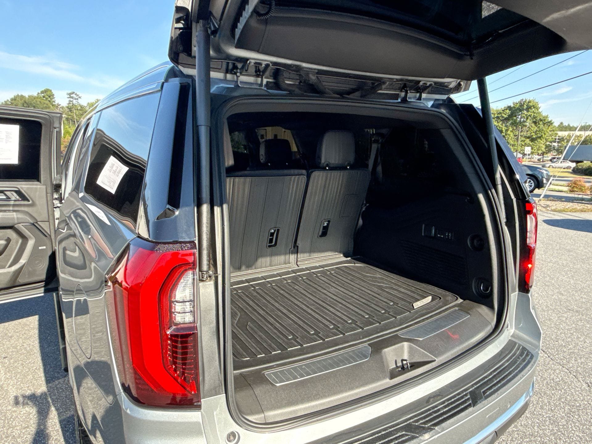 Certified 2025 GMC Yukon XL Denali w/ Denali Reserve Package AWD/4WD image 20