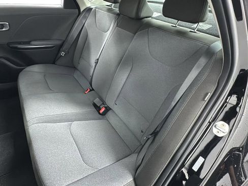 New 2025 Kia K4 LXS image 12