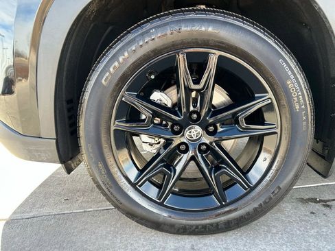 Used 2025 Toyota Grand Highlander AWD image 34