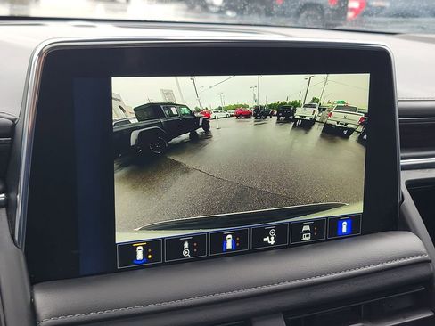 Used 2022 Chevrolet Tahoe LT w/ Luxury Package AWD/4WD image 11