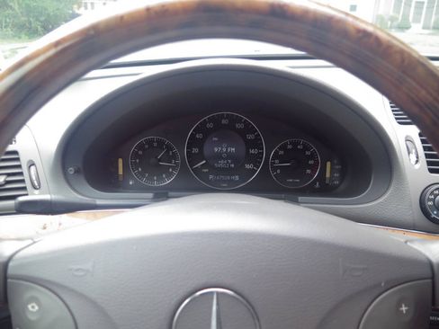 Used 2003 Mercedes-Benz E 320 Sedan image 8