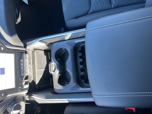 New 2026 RAM 1500 4x4 Crew Cab image 32