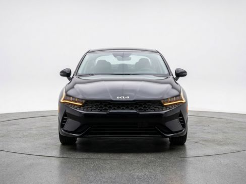 Used 2025 Kia K4 FWD image 2